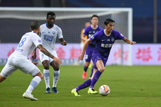 开云体育官网-艾哈重返国家队先赴迪拜冬训 何时启程返津无定论